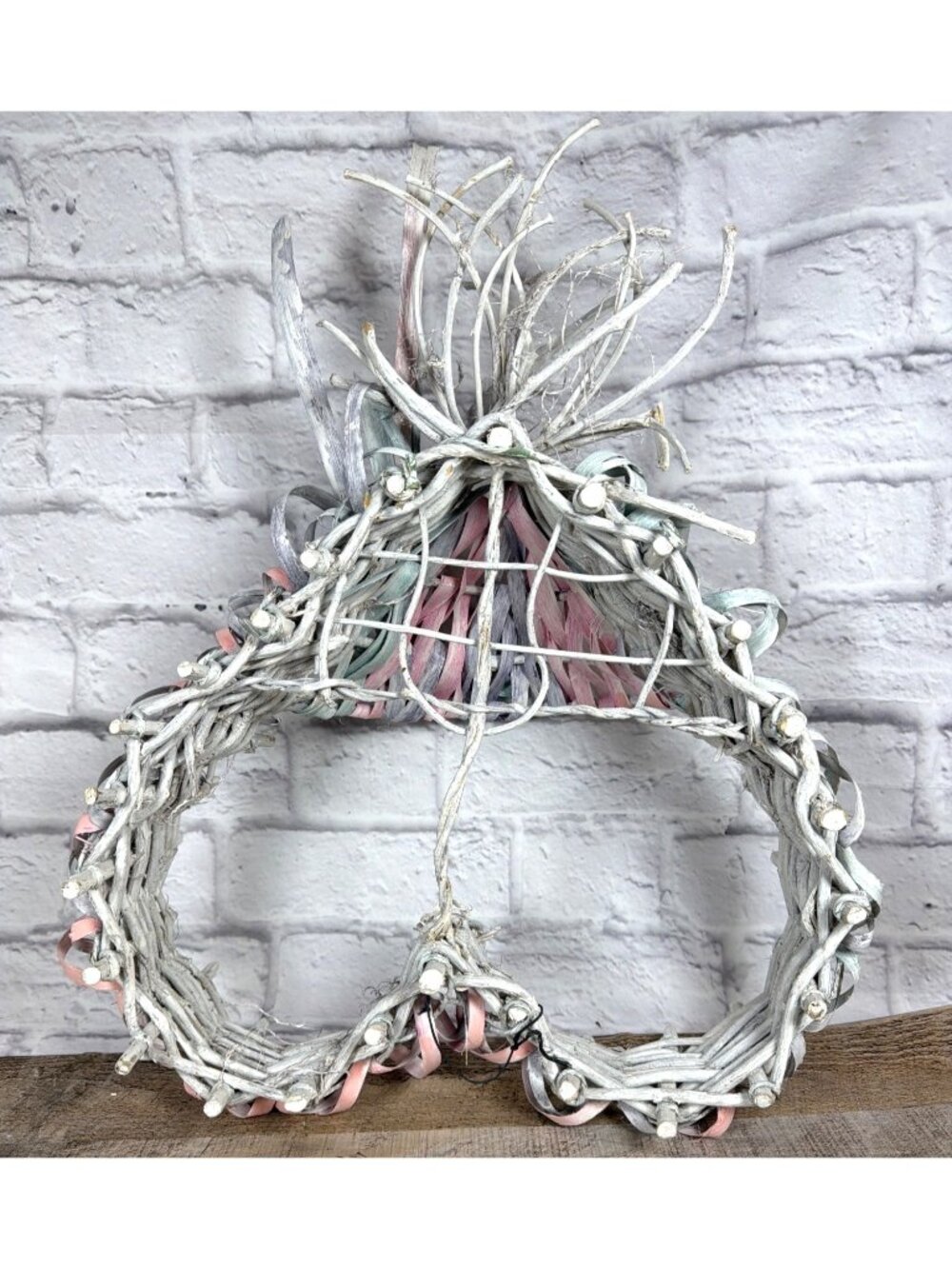 VTG Shabby Chic Cottage Core Wicker Heart Wall Basket Pink Floral Towel Holder - Picture 8 of 16